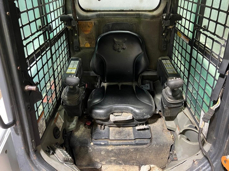2016-bobcat-t870-image-23