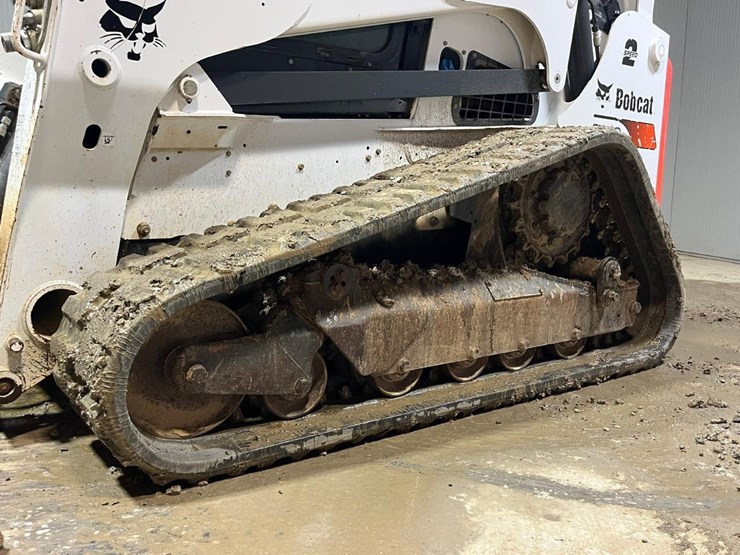 2019-bobcat-t870-image-12