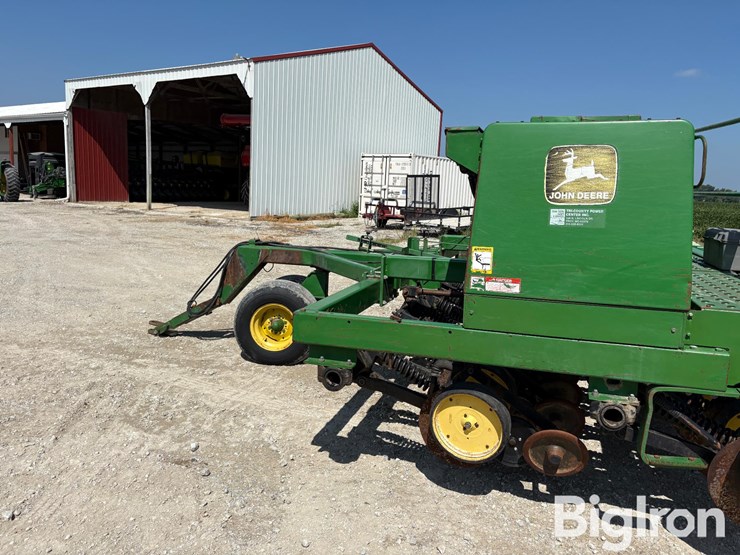 john-deere-750-image-17