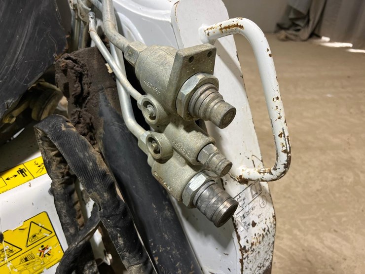 2023-bobcat-t450-image-12