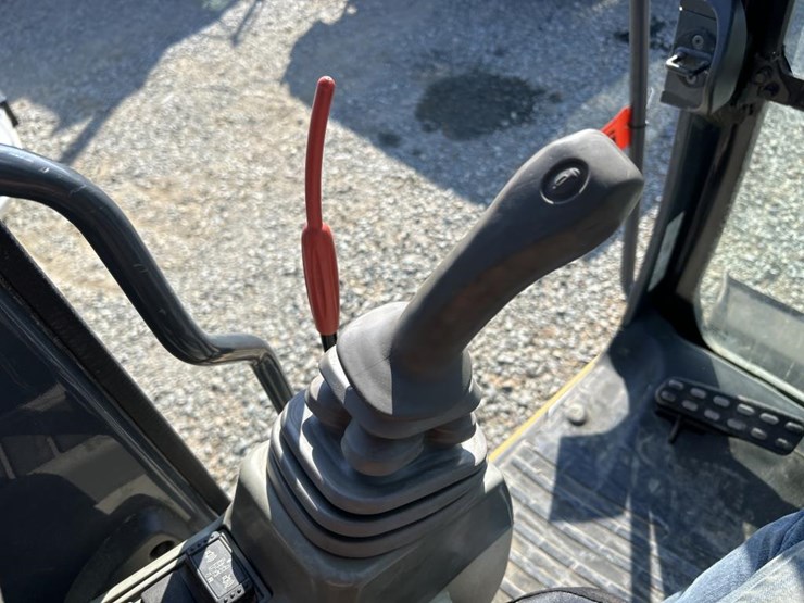 deere-75g-image-59