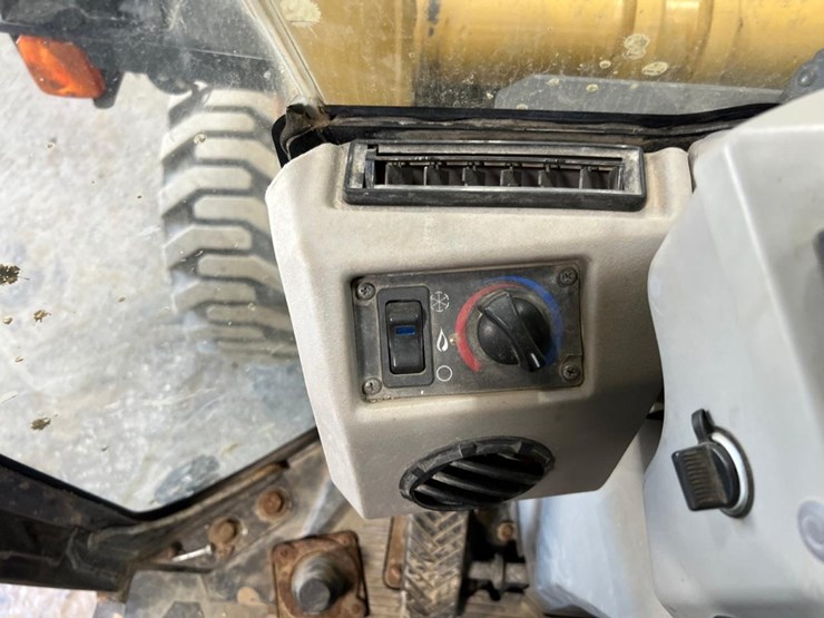 2017-caterpillar-903c2-image-27