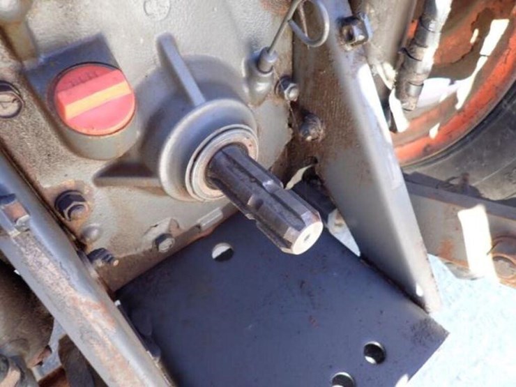 2016-kubota-m7040d-image-47