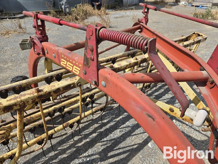 new-holland-256-image-15