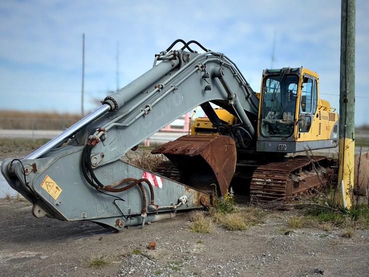 2005-volvo-ec330b-image-1