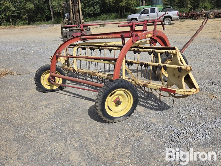 new-holland-256-image-5