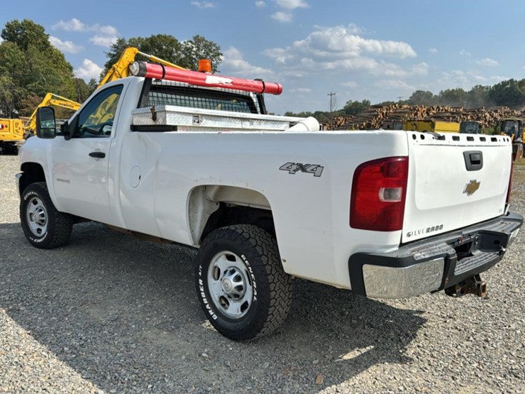 2012-chevrolet-2500-image-3