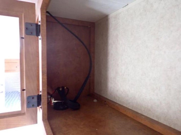2012-skyline-nomad-t/a-travel-trailer-1se200r21cf0-image-49