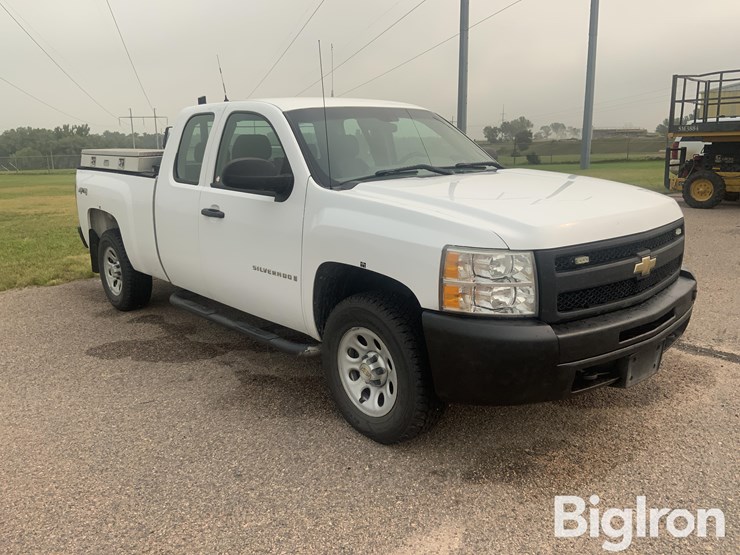 2009-chevrolet-silverado-1500-image-3