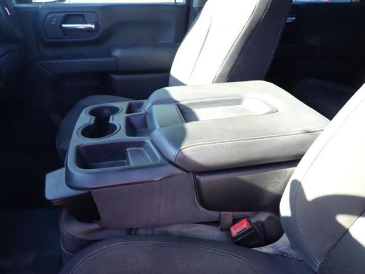 2022-chevrolet-2500-image-25