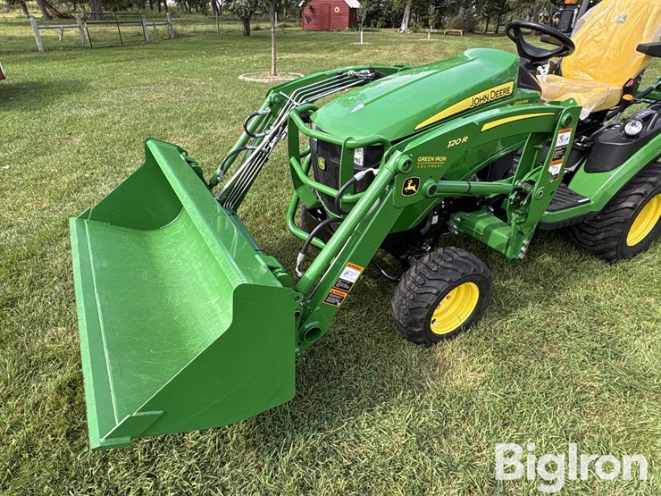 2021-john-deere-1025r-image-18
