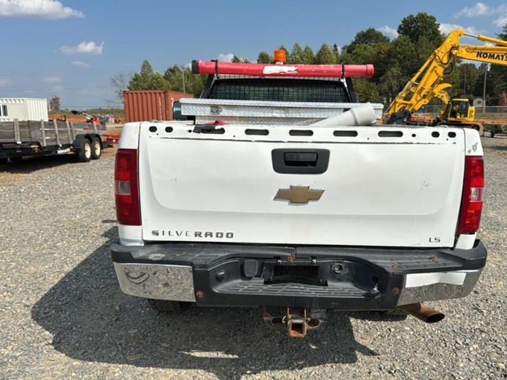2012-chevrolet-2500-image-4