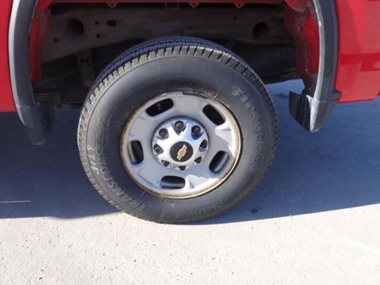 2022-chevrolet-2500hd-image-94