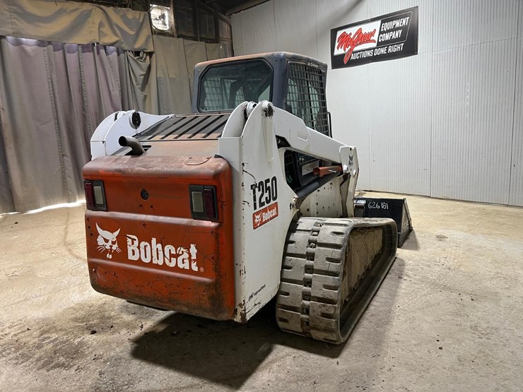 2006-bobcat-t250-image-5