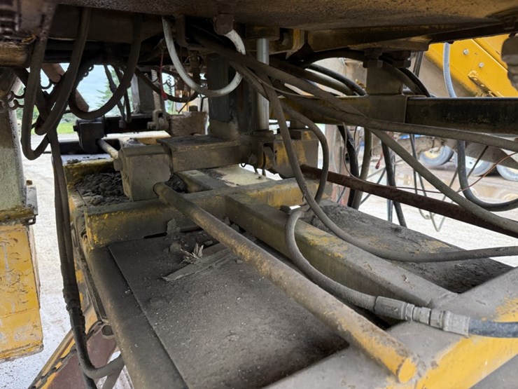 #1415-•-gomaco-gt3600-curb-machine-image-84