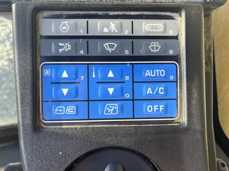 2012-komatsu-pc70-image-35