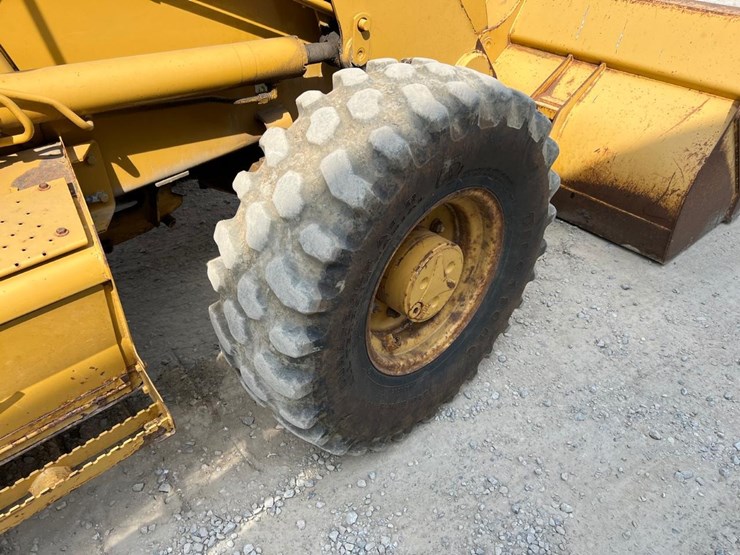 caterpillar-430d-image-22