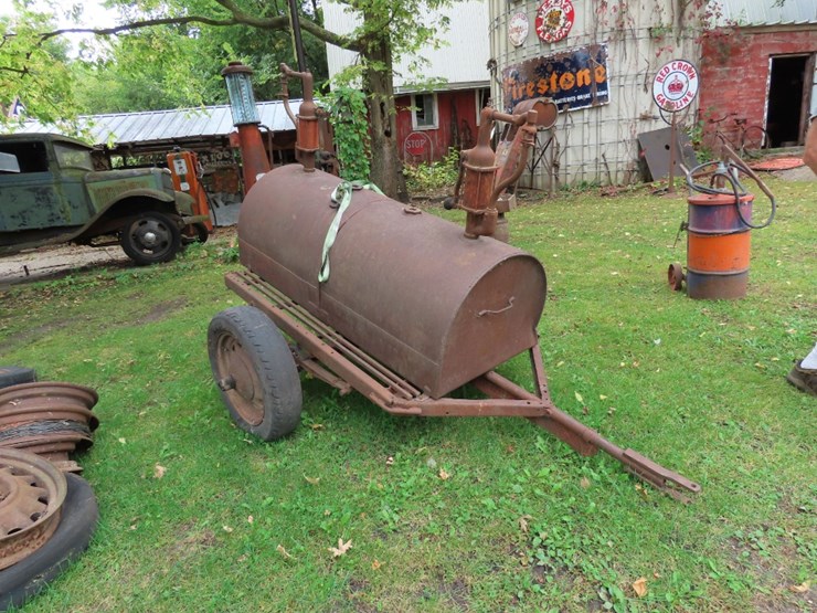 gas-tank-with-valves-on-wheels-image-2