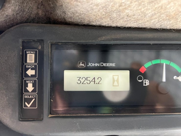 deere-323e-image-22