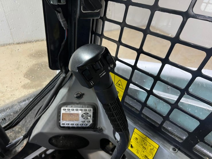 2023-bobcat-s450-image-22