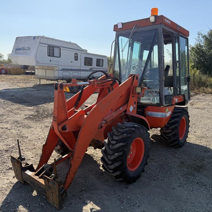KUBOTA R520