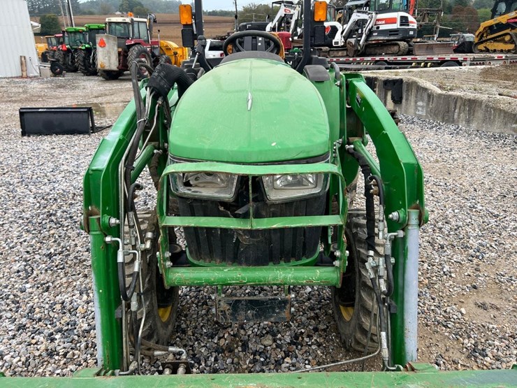 2021-john-deere-3025e-image-12