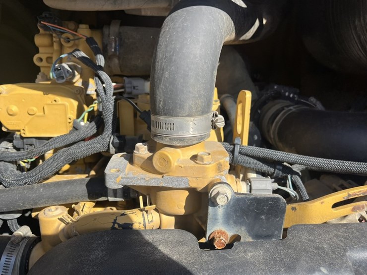 2012-caterpillar-272d-image-37
