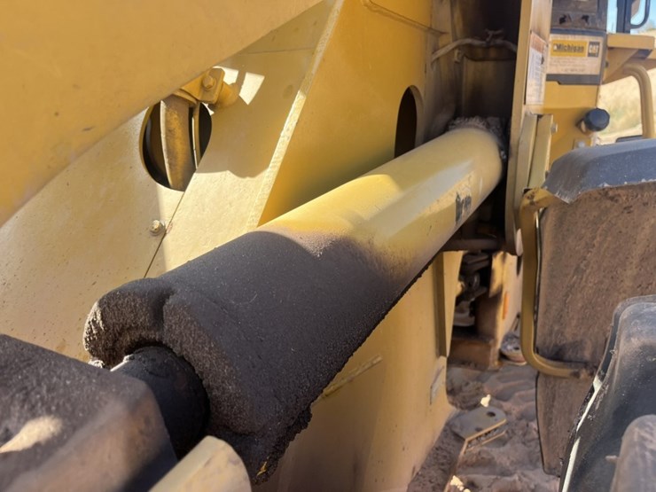 caterpillar-928g-image-31