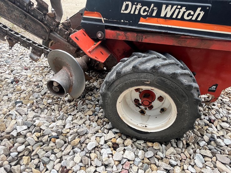 ditch-witch-1020-image-10