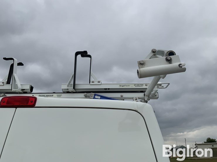 2017-nissan-nv2500-image-17