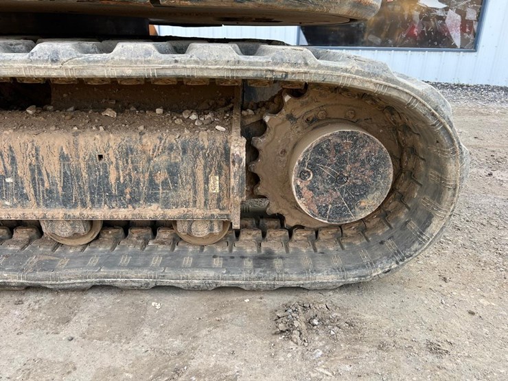 2022-bobcat-e88-image-16