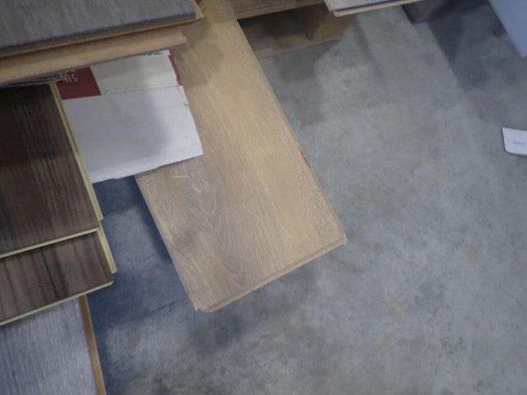 qty-of-assorted-laminate-flooring-image-8