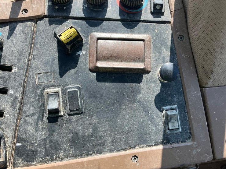 john-deere-7410-image-32