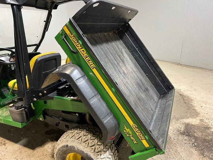 john-deere-gator-image-16