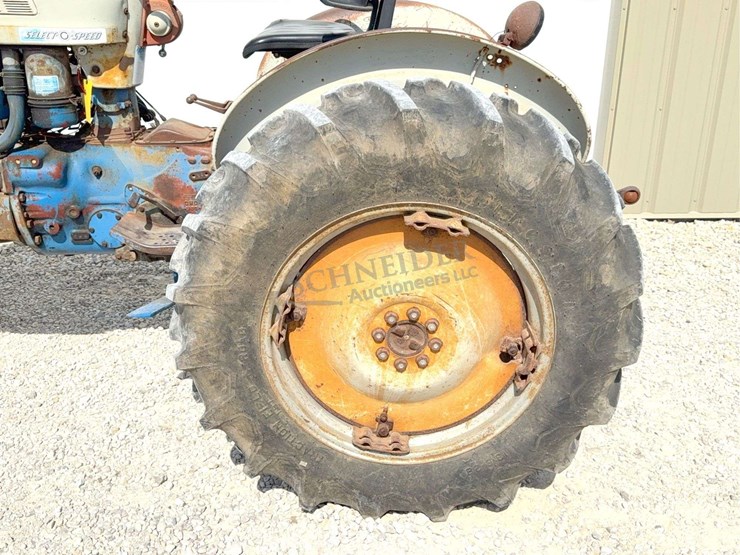 ford-4000-image-26