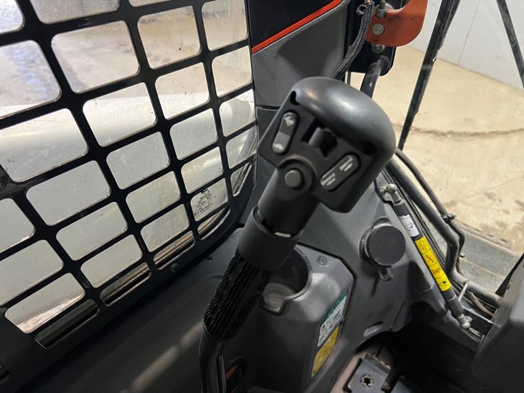 2022-bobcat-t66-image-60
