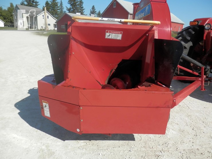 new-holland-f62b-image-11