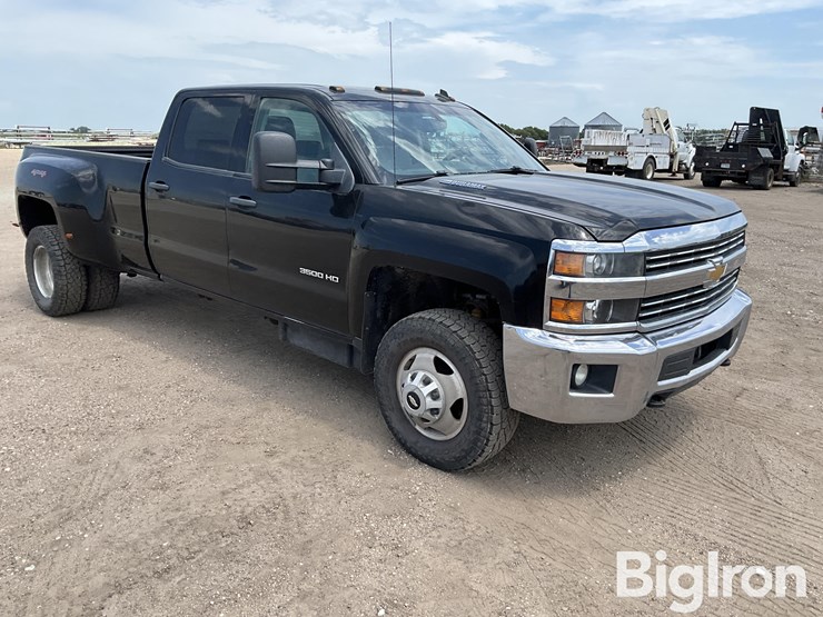 2015-chevrolet-silverado-3500-image-3