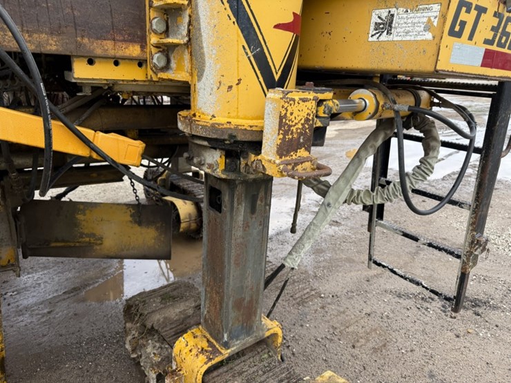 #1415-•-gomaco-gt3600-curb-machine-image-47