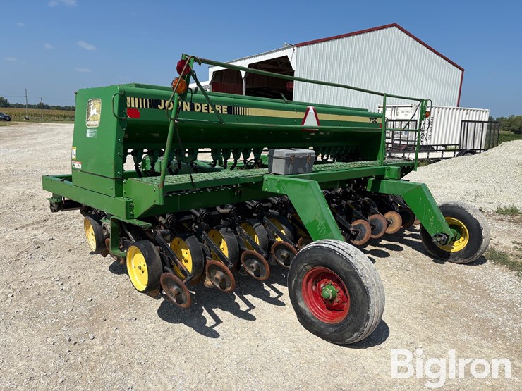 john-deere-750-image-7
