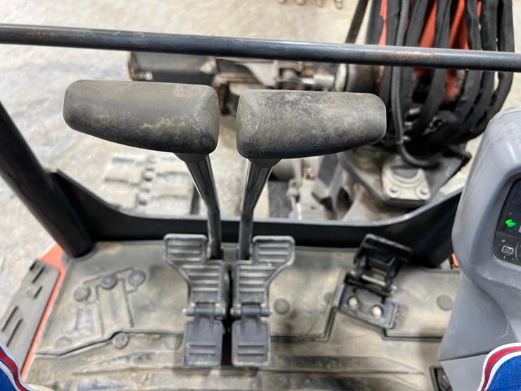 2020-kubota-kx040-4-image-33