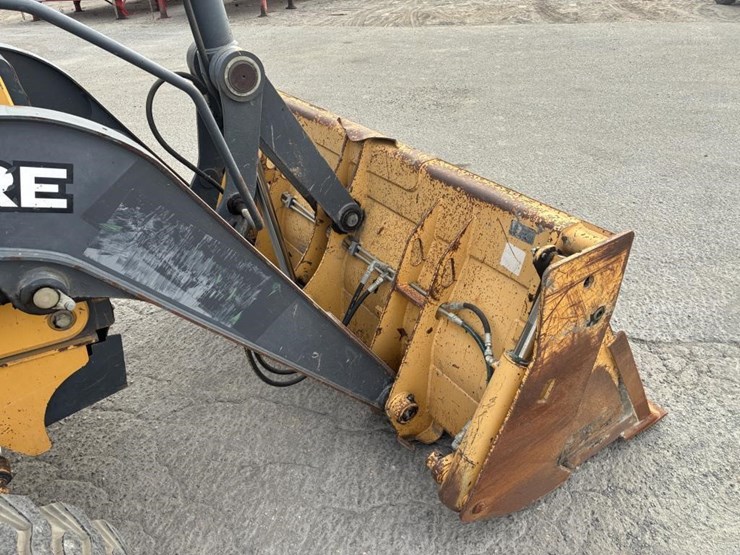 2015-deere-210l-image-6