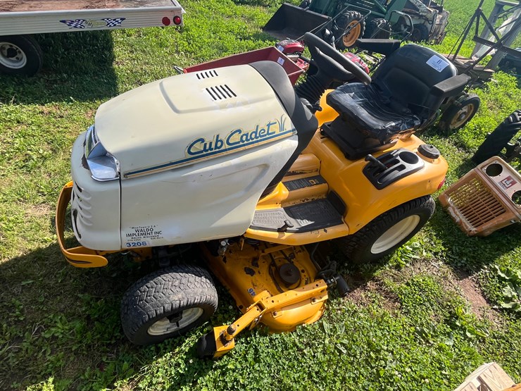 cub-cadet-3208-image-1