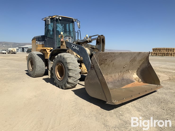 2019-deere-724k-image-3