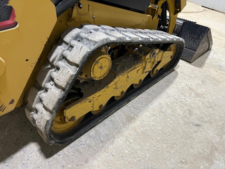 2019-caterpillar-259d3-image-18