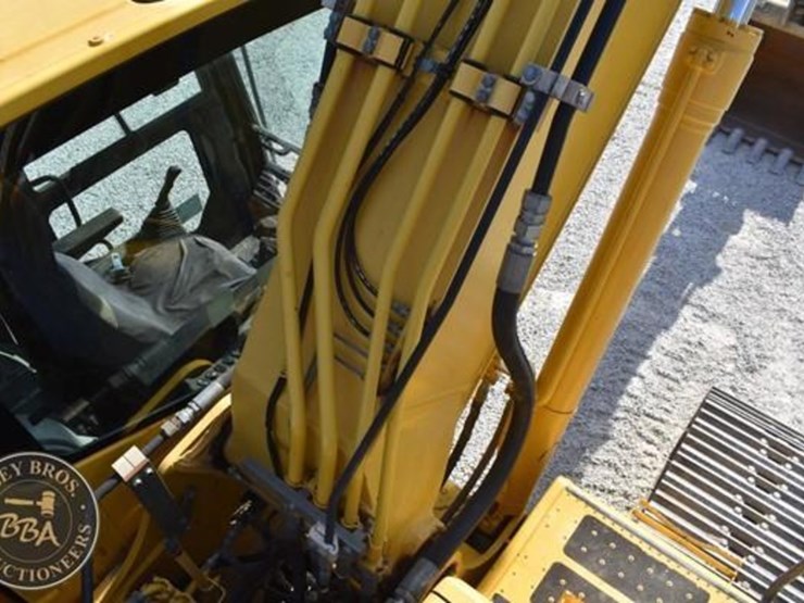 2014-komatsu-pc210-10-image-56
