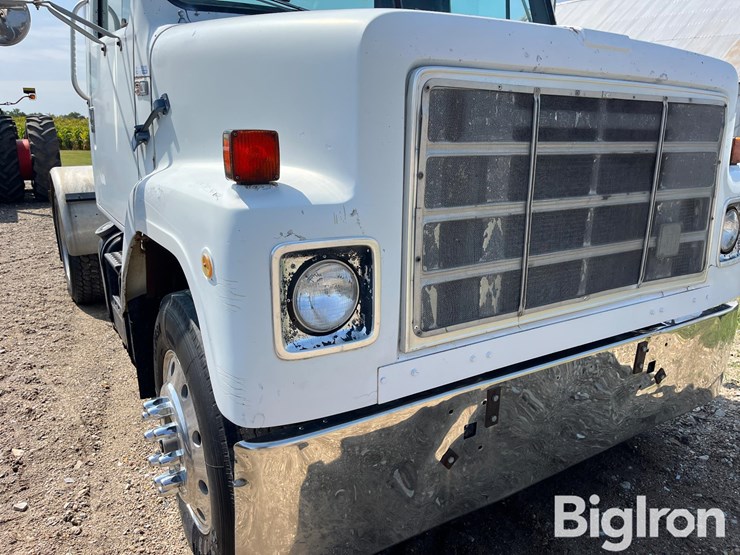 1984-cummins-855-image-11