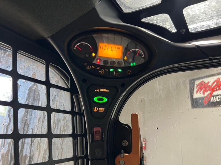 2020-bobcat-t770-image-24