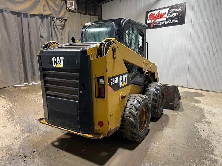 caterpillar-236d-image-5