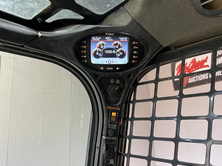 2019-bobcat-t870-image-29